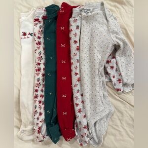 6 Assorted Carters Baby Girls Christmas Theme Long Sleeved Onesies, size 12m